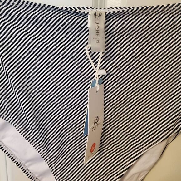 NWT Cupshe Black and white diagonal stripe bikini bottoms - Picture 3 of 5